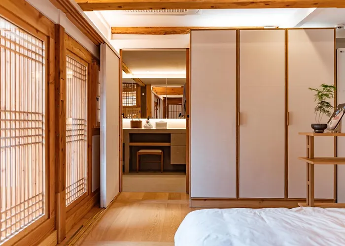 Gyedong Hanok 125 *
