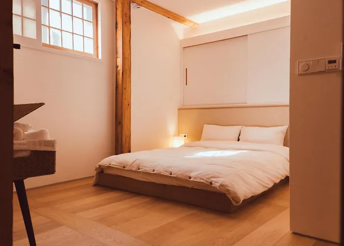 Gyedong Hanok 125 Сеул