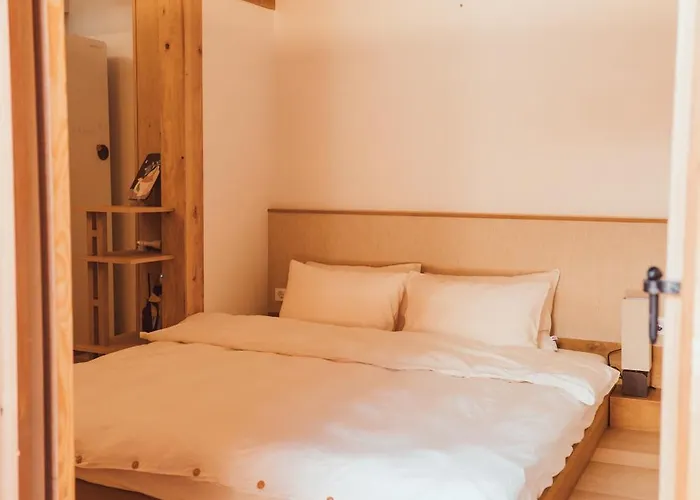 Gyedong Hanok 125