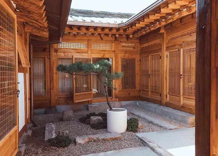 Gyedong Hanok 125 *