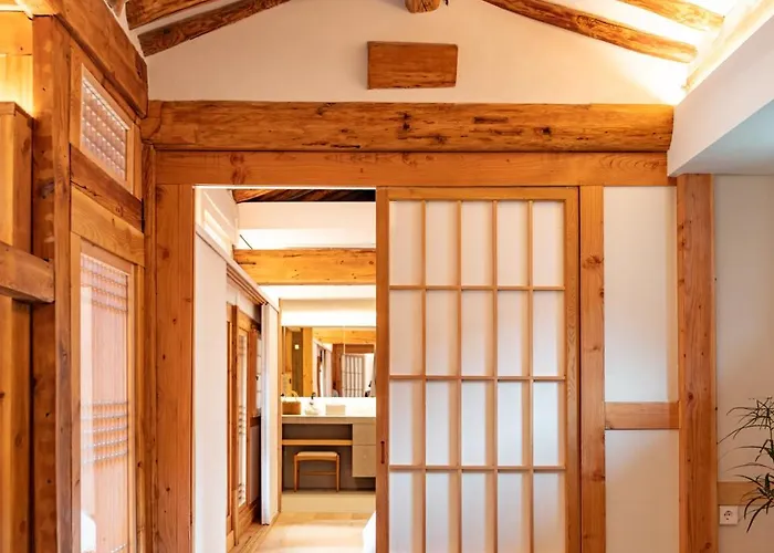 Gyedong Hanok 125