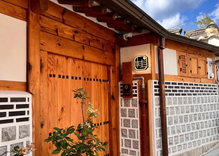 Gyedong Hanok 125