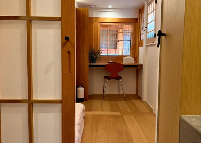Вилла Gyedong Hanok 125